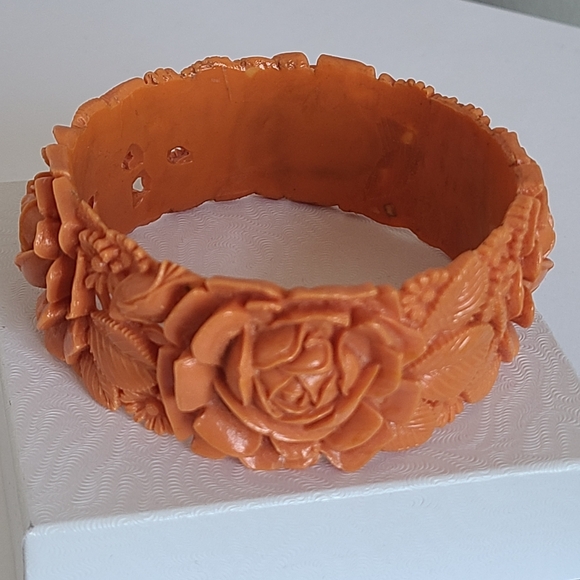 Vintage Boho Bakelite Celluloid Coral Orange Chunky Floral Wide Bangle Bracelet - Picture 3 of 12